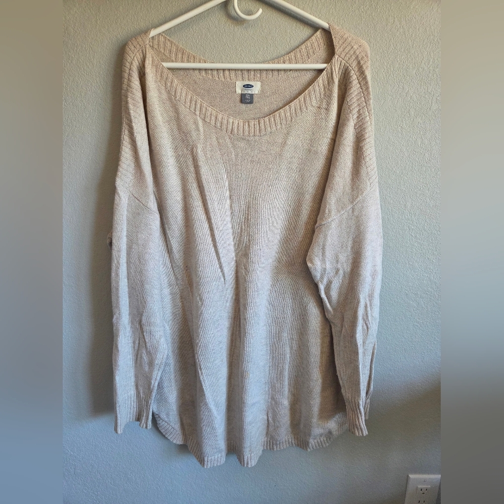 Old Navy Women's Beige Scoop Neck Sweater